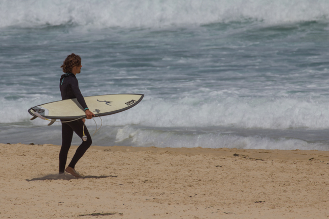 021_Surfer