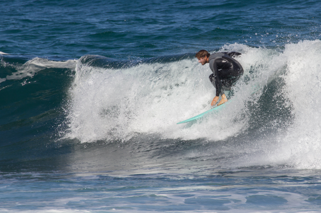 028_Surfer