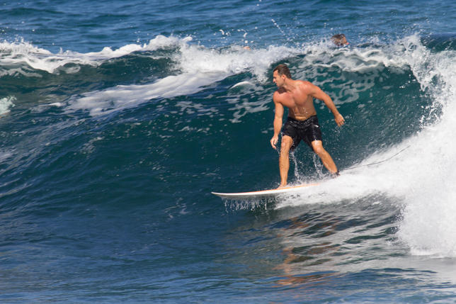 029_Surfer